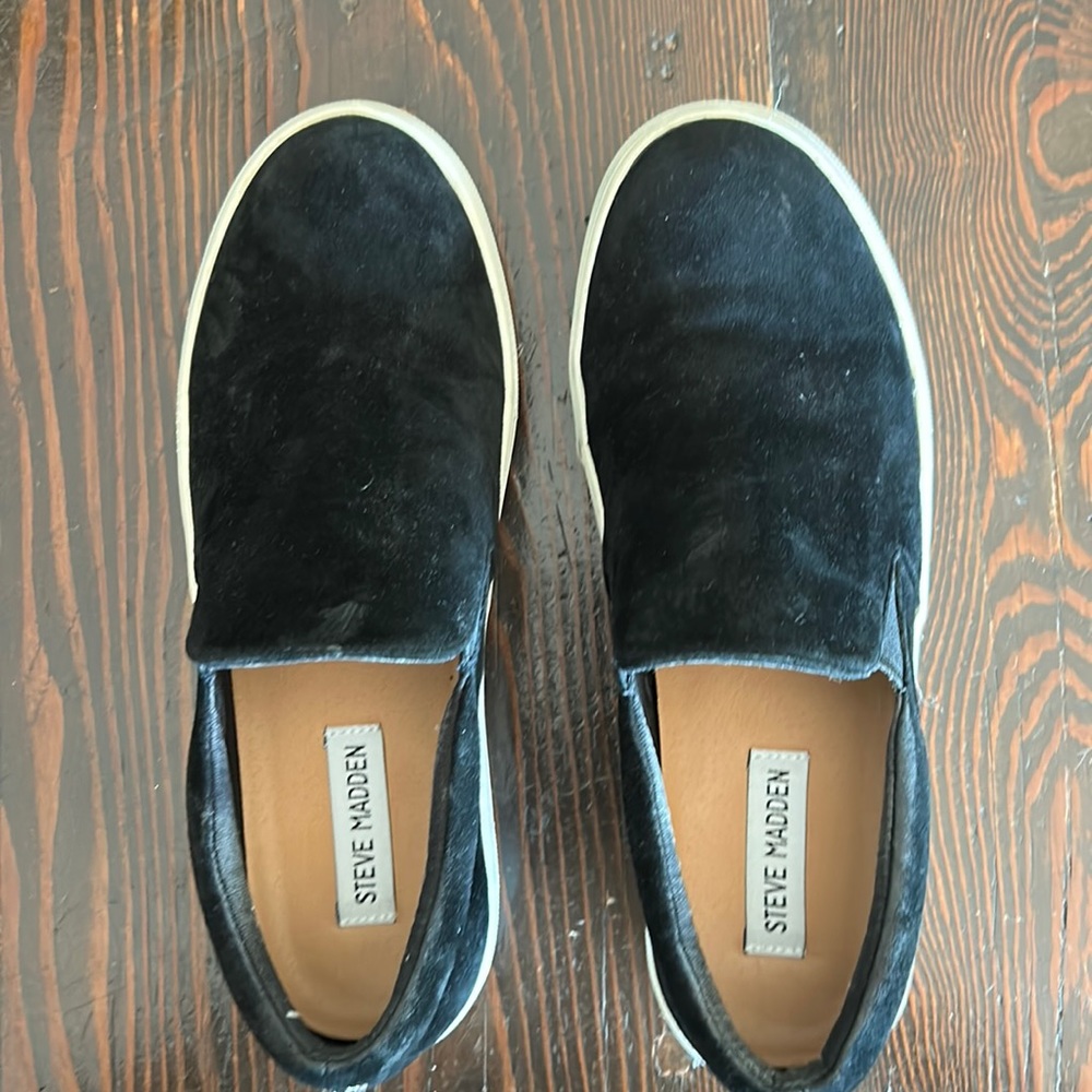 Suede Steve Madden sneakers